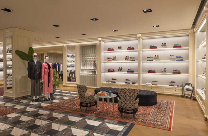 De controle krijgen rooster zwemmen Gucci opens largest store in Canada, at the Fairmont Hotel Vancouver -  Canadian Jeweller Magazine